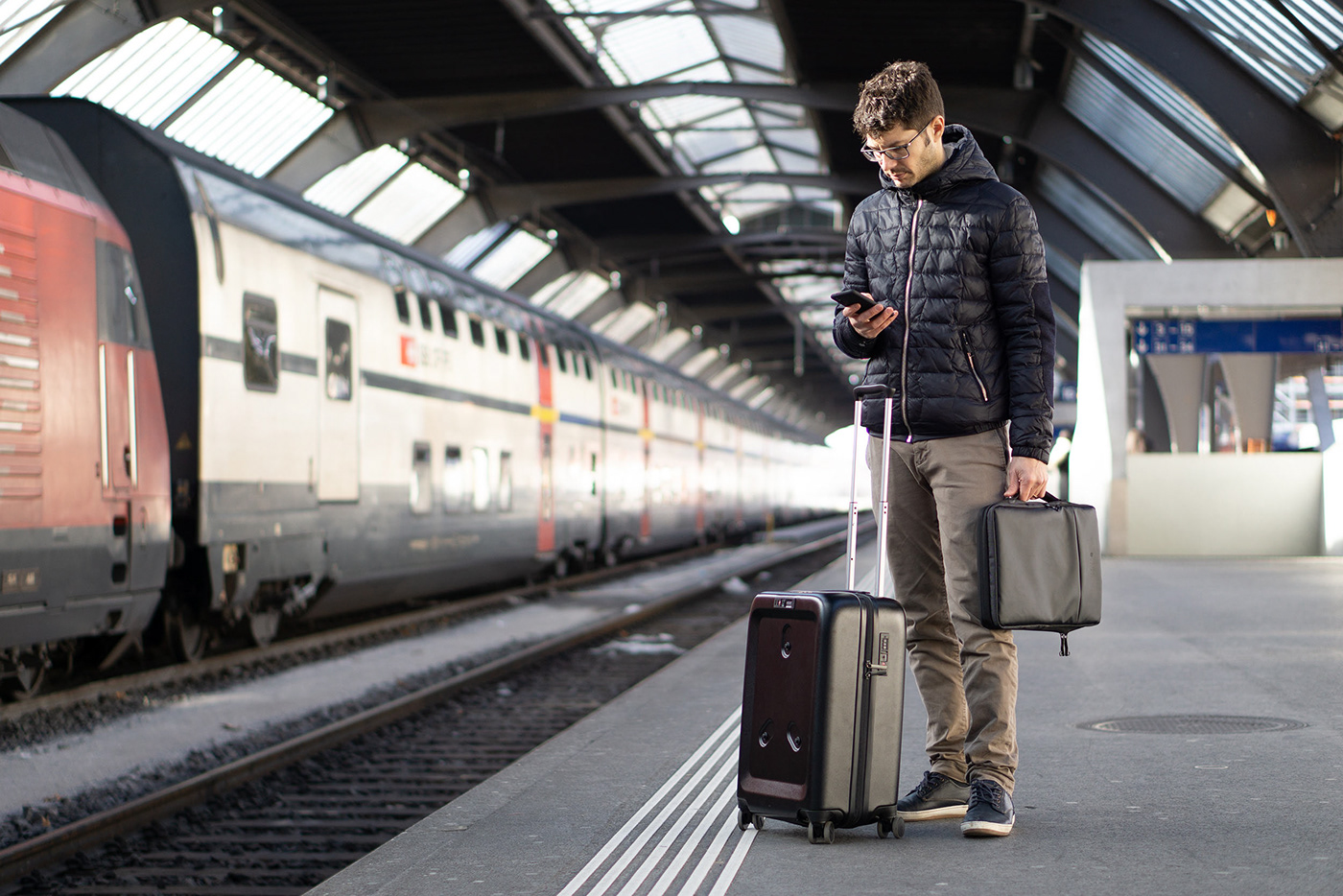 travel，Jey&em Nomad，go out，black，charge，trunk，