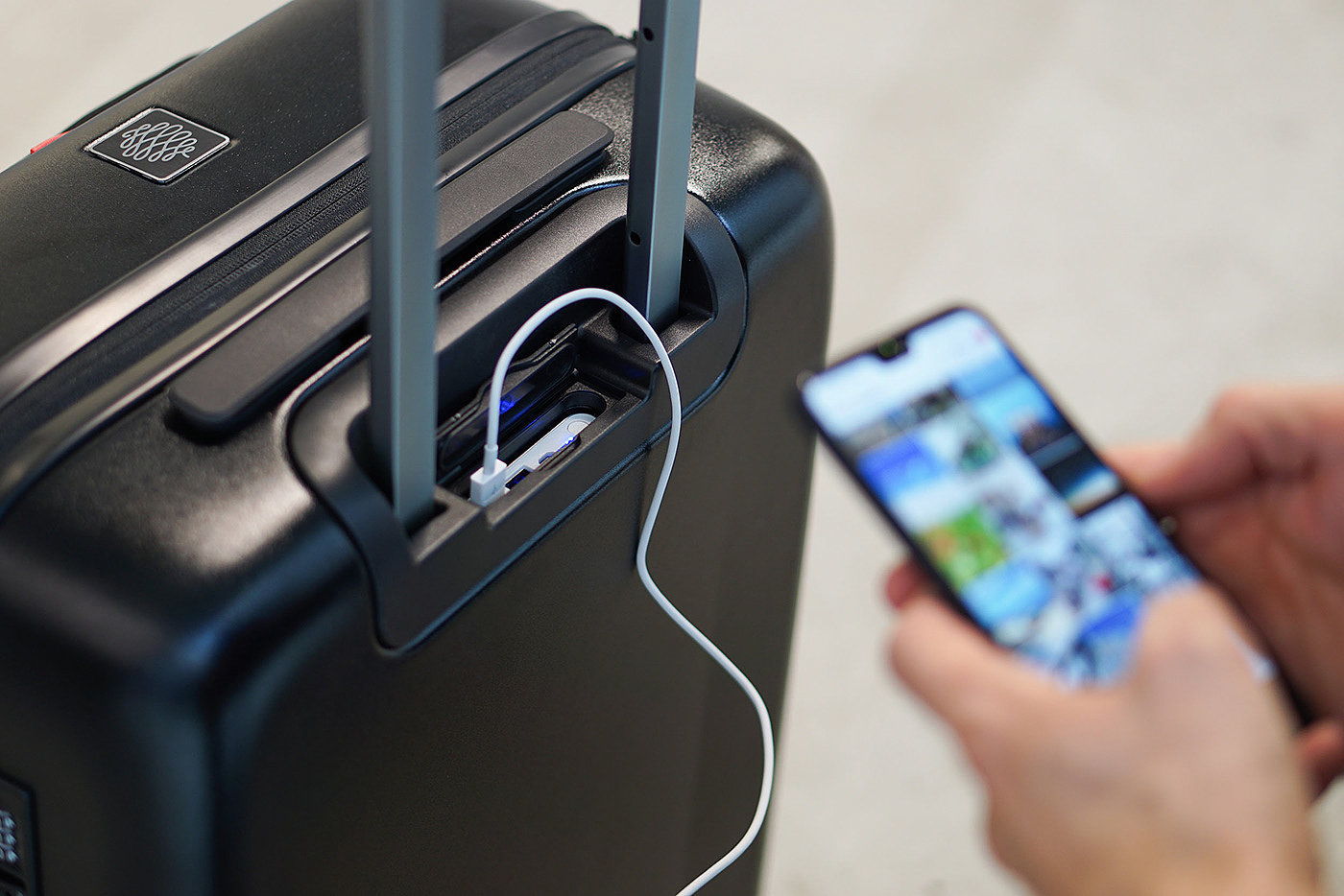 travel，Jey&em Nomad，go out，black，charge，trunk，