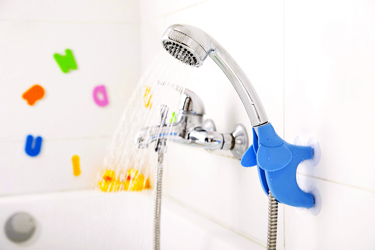 baby，Gil Cohen，children，bath，Dora's liquors，elephant，