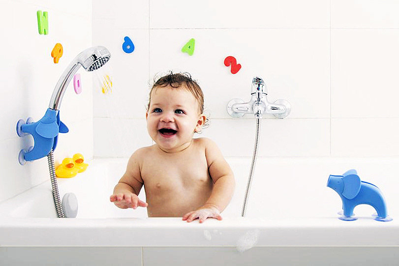 baby，Gil Cohen，children，bath，Dora's liquors，elephant，