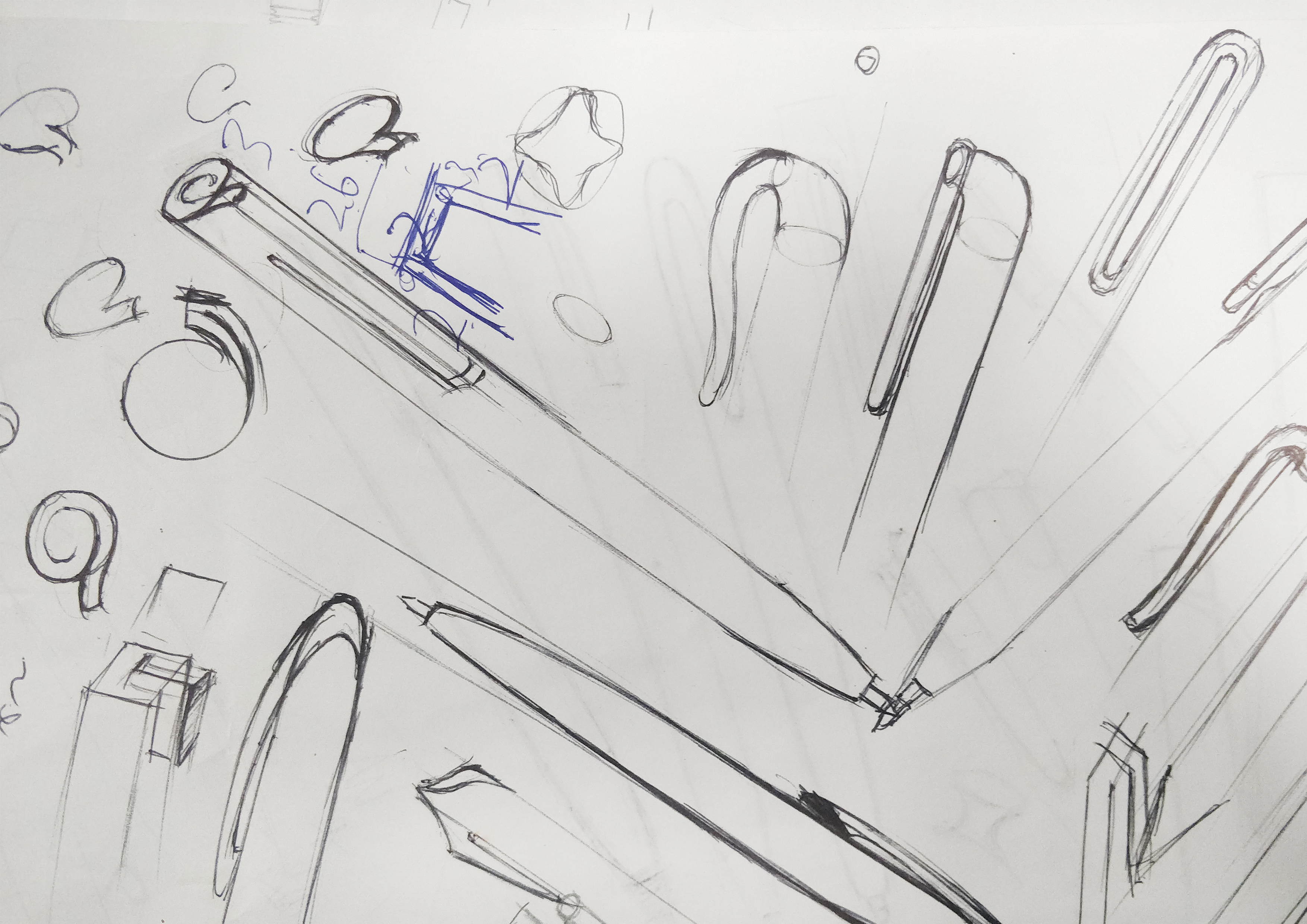 Look for the relationship between the pen holder and the pen holder，