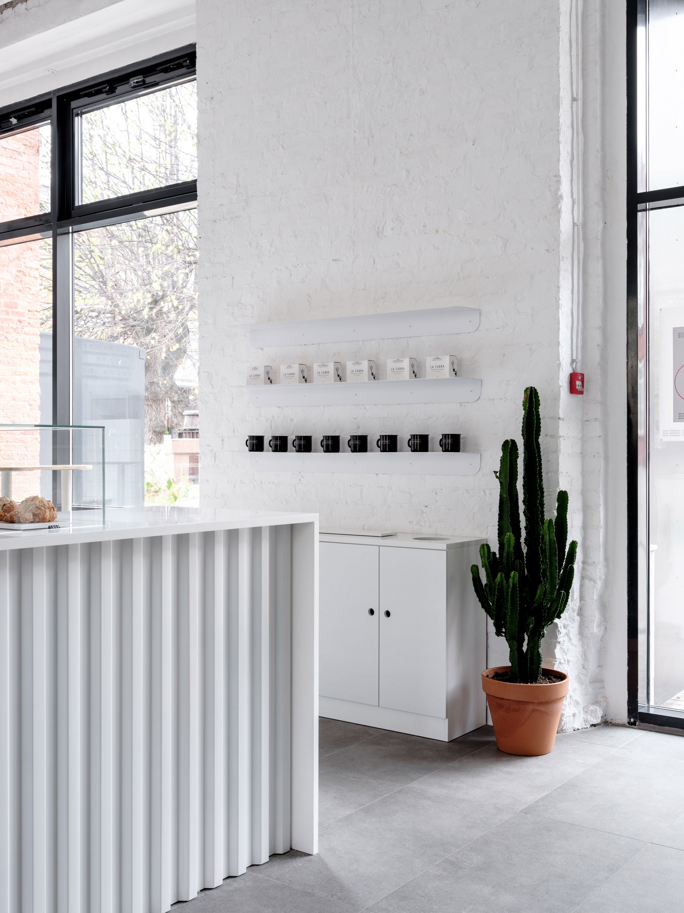 coffee shop，renovation，white，Ascending，