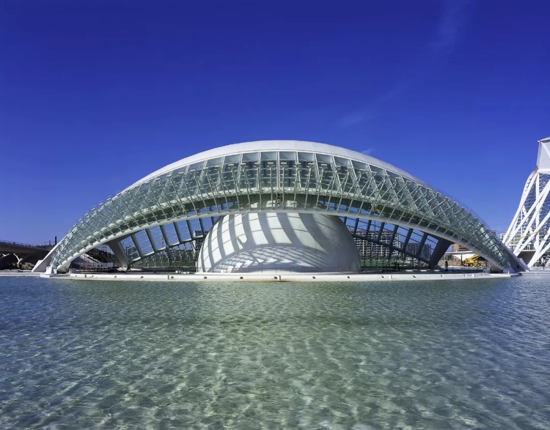 堪比扎哈唯有鬼才才敢让建筑飞起来