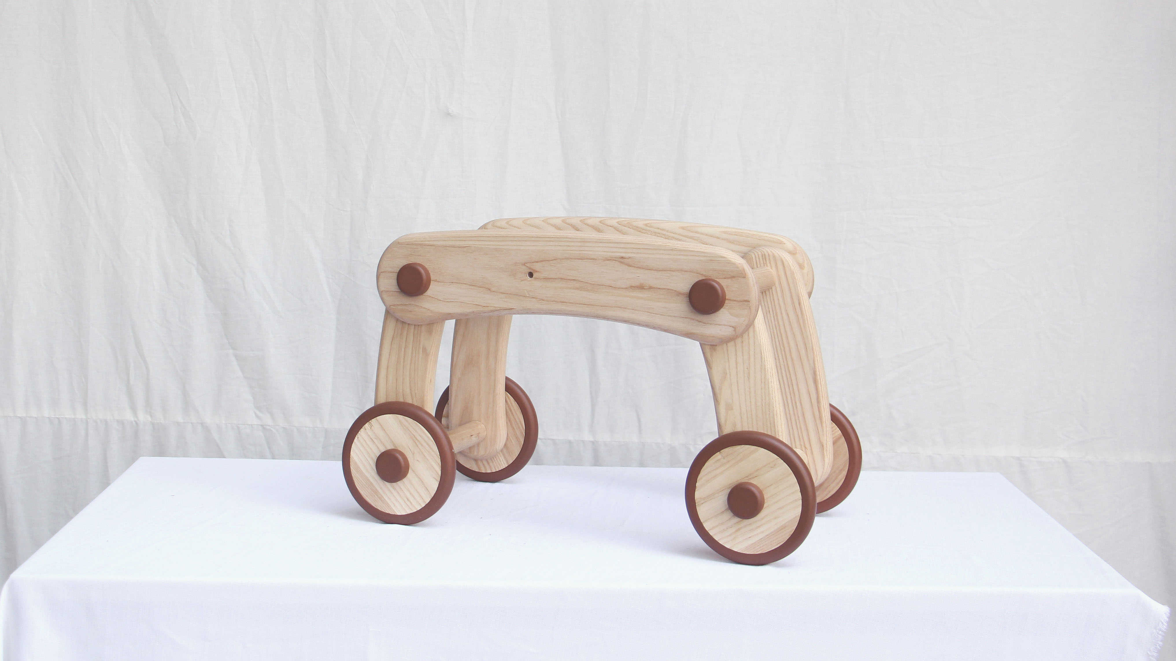 Industrial design, product modeling design, children's car，