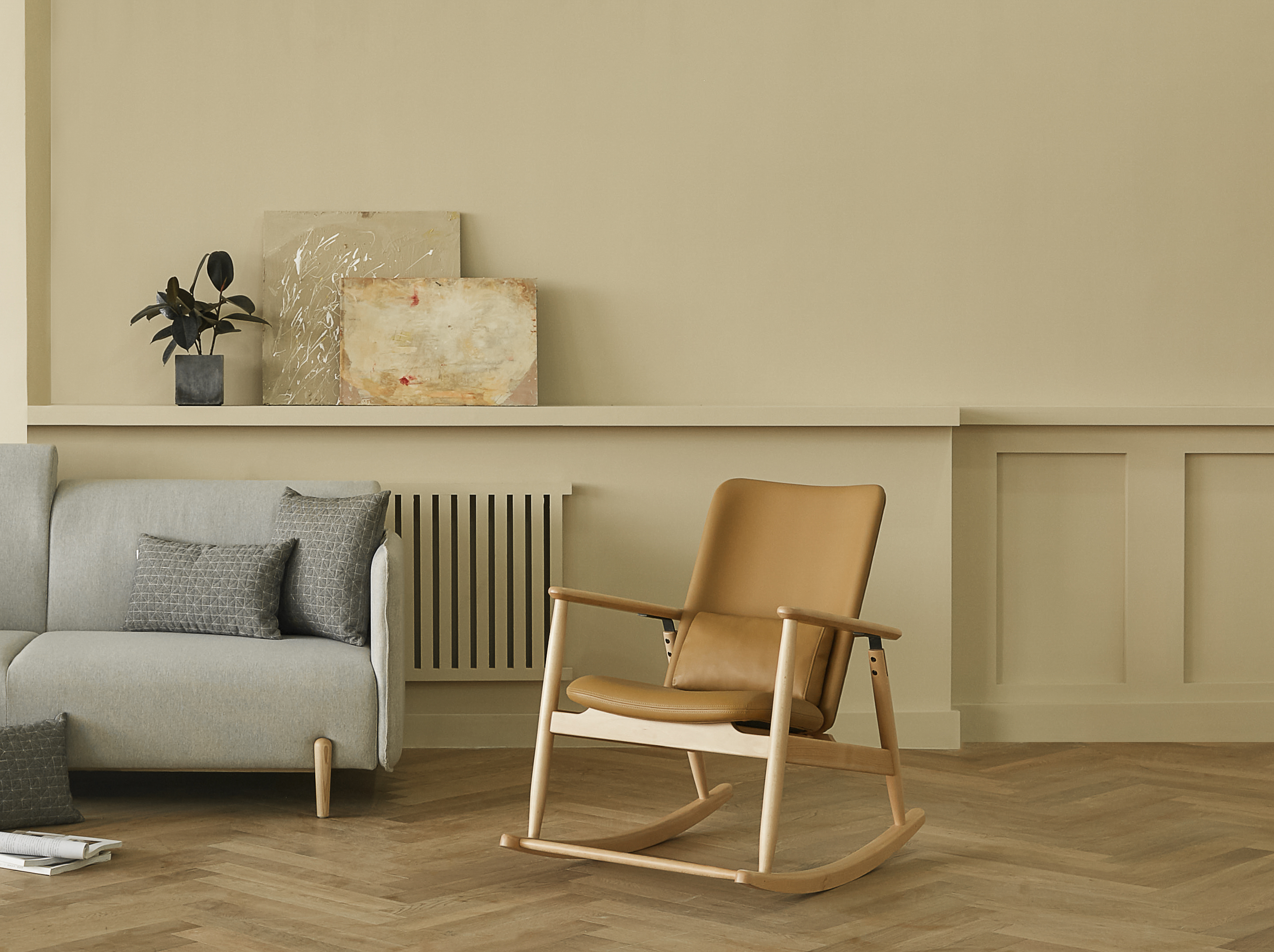 Furniture designer Ren Mengying，