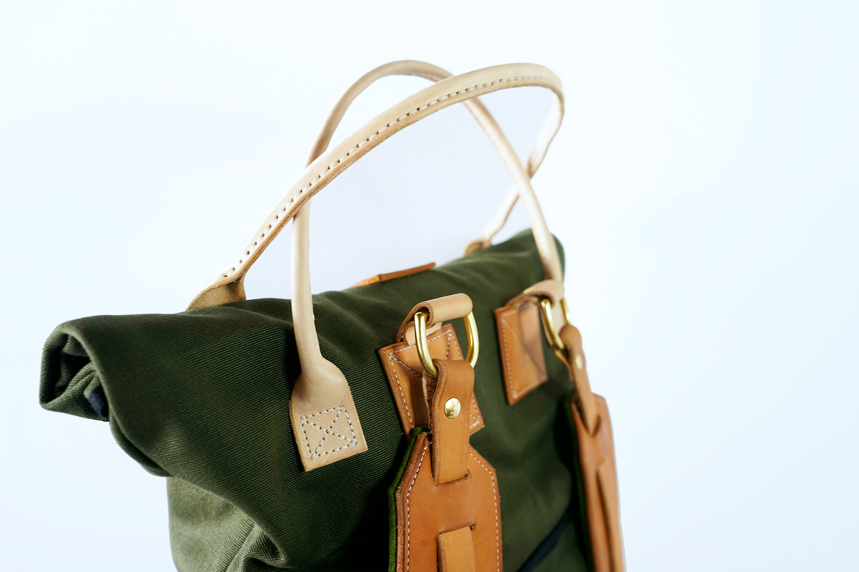 knapsack，desert，luxury，