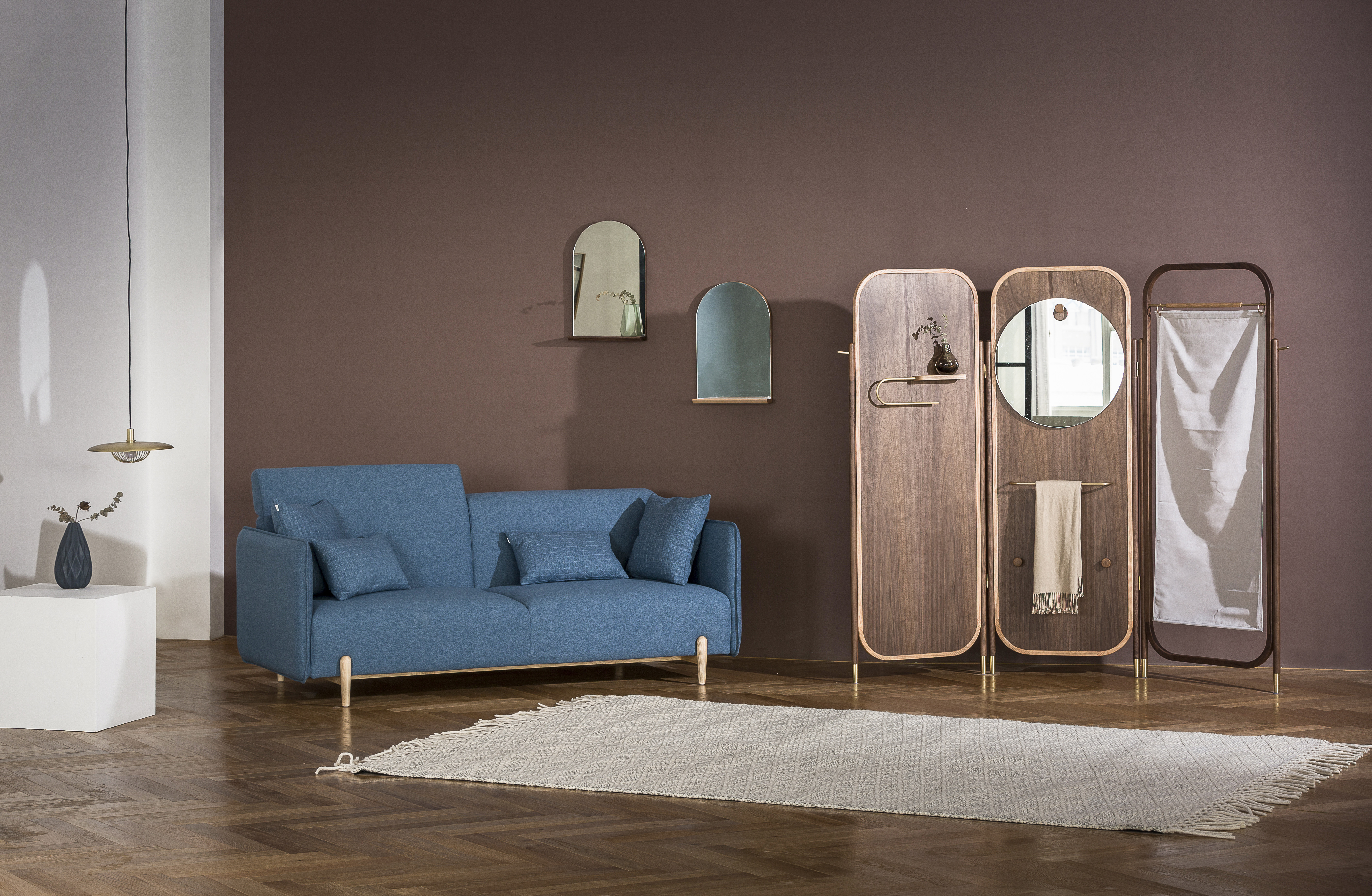 Furniture designer Ren Mengying，