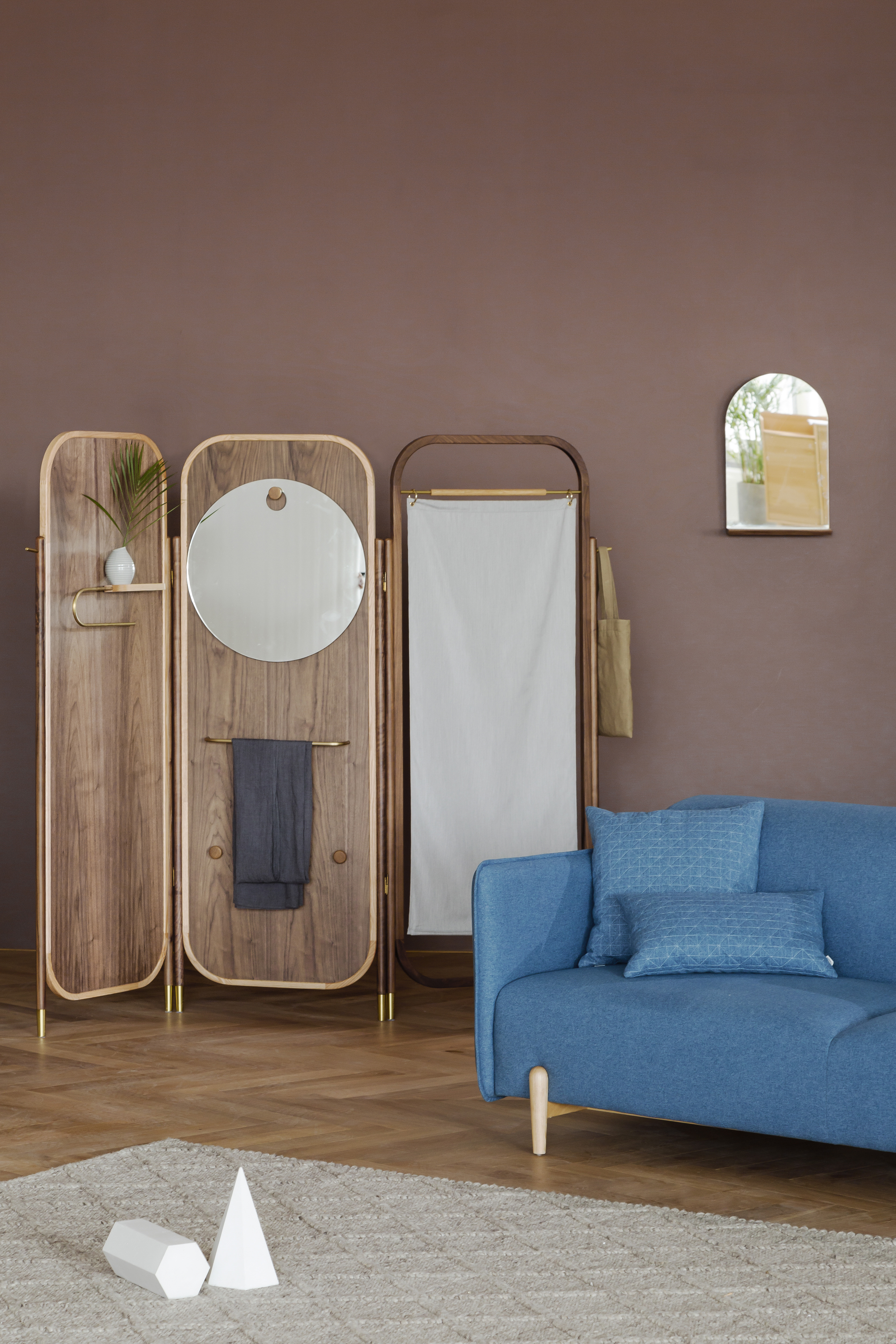 Furniture designer Ren Mengying，