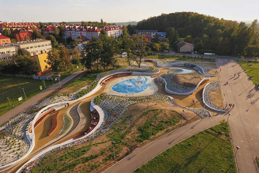 Landscape design，children，Playground，Play with water，Childlike interest，curve，rainbow，