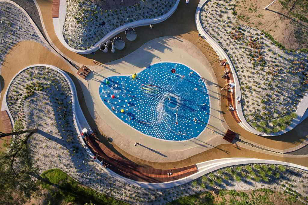 Landscape design，children，Playground，Play with water，Childlike interest，curve，rainbow，