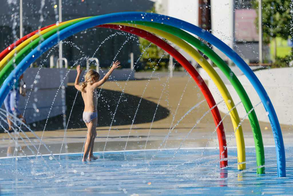 Landscape design，children，Playground，Play with water，Childlike interest，curve，rainbow，