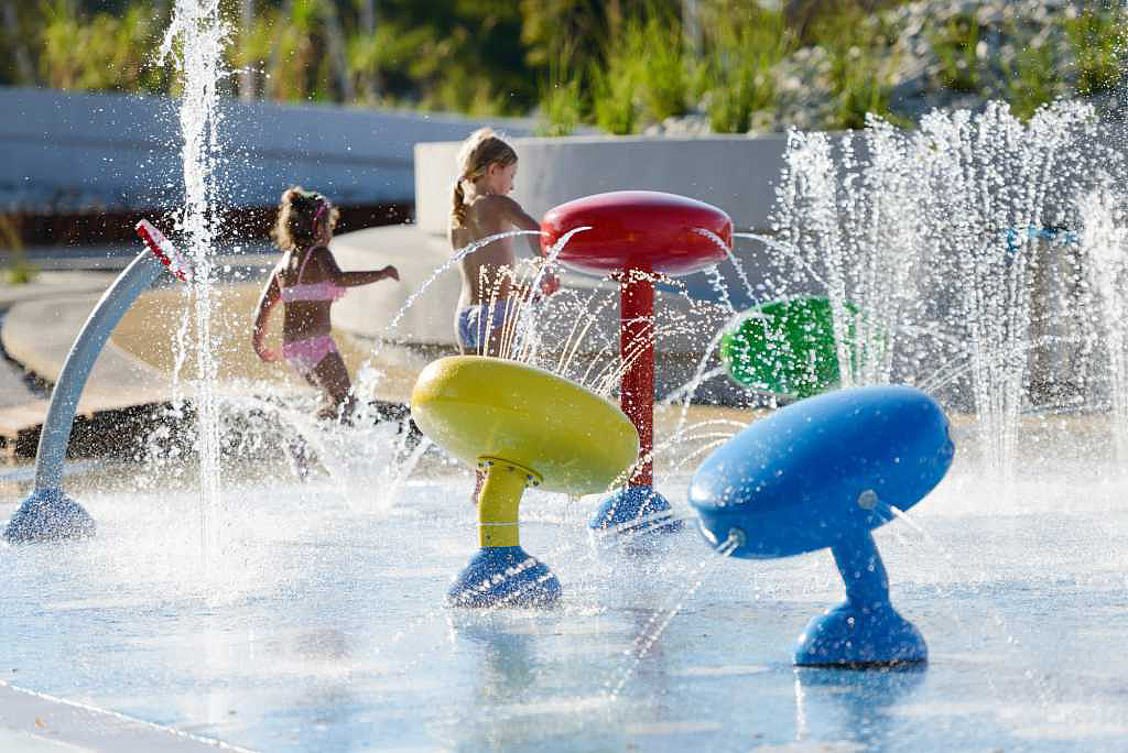 Landscape design，children，Playground，Play with water，Childlike interest，curve，rainbow，