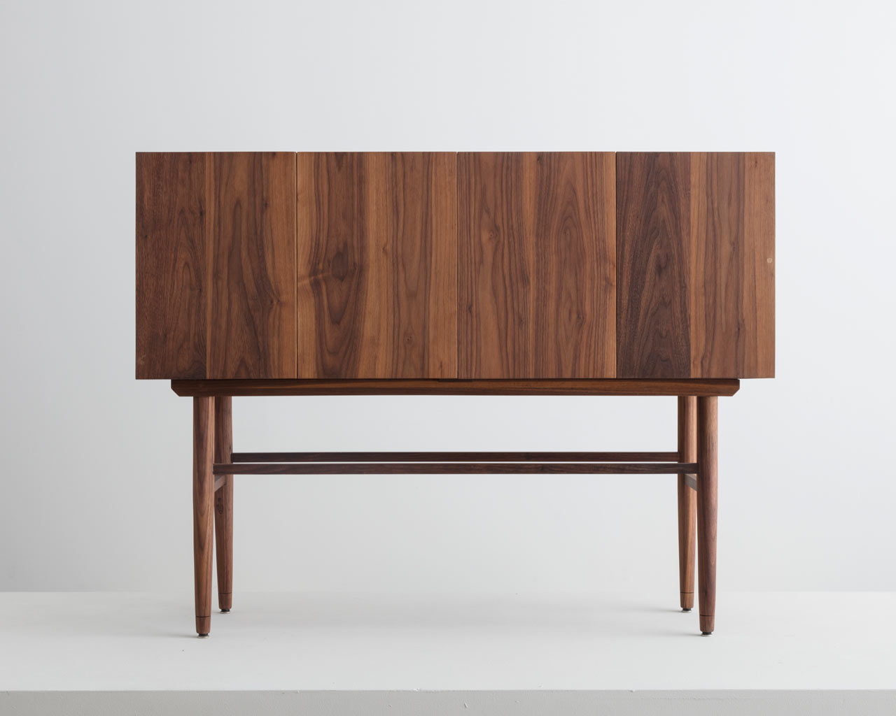 Bookcase，woodiness，furniture design ，