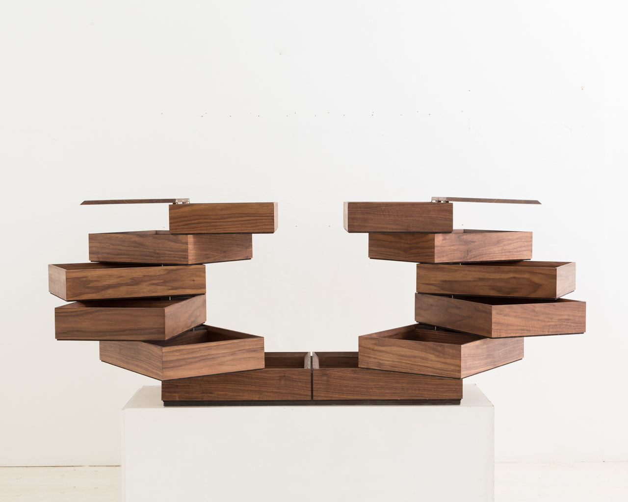 Bookcase，woodiness，furniture design ，