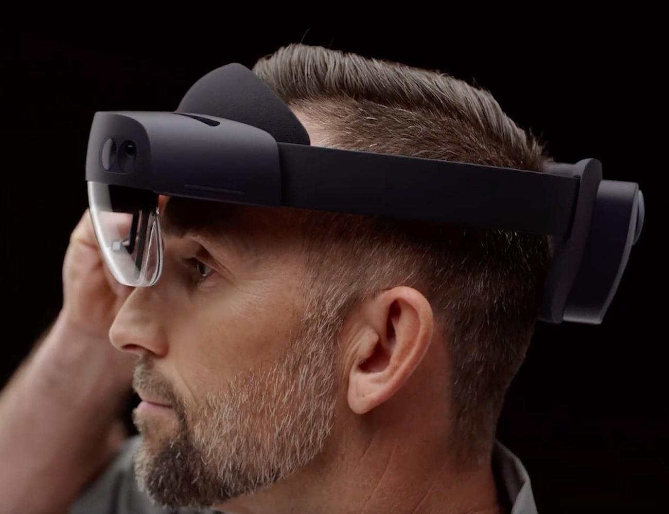 headset，Head wear，Headset，HoloLens 2，medical care，