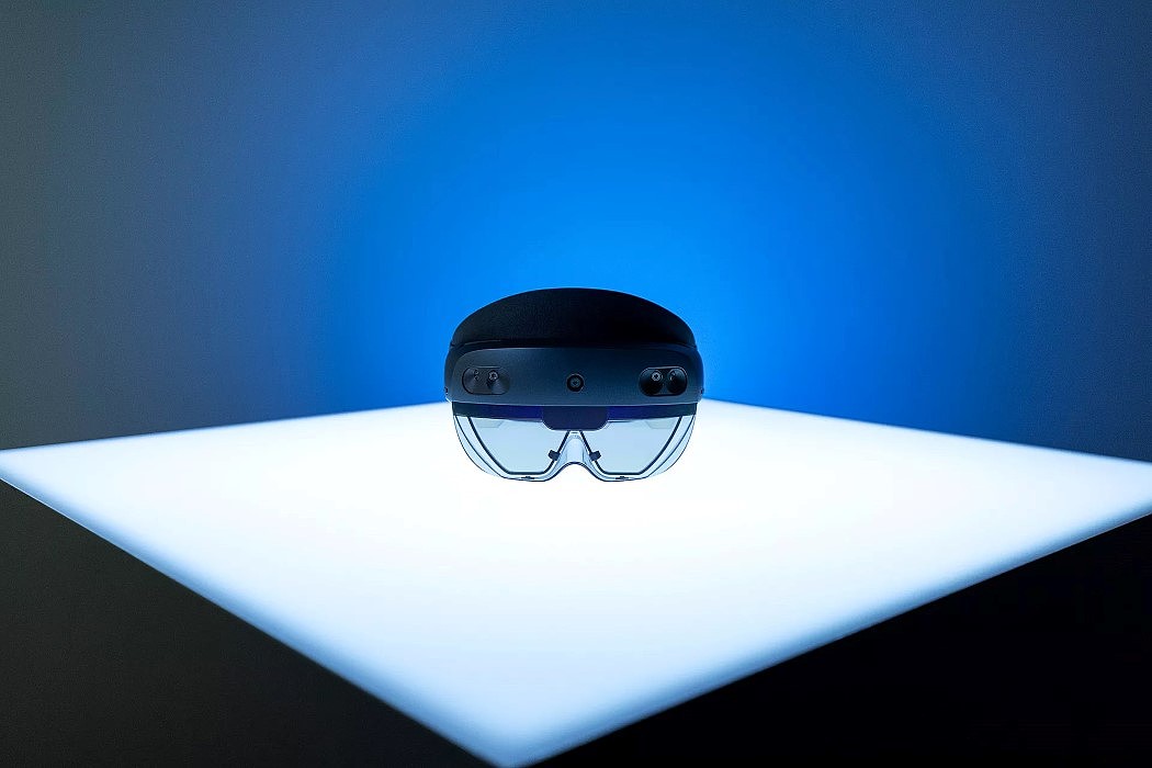 holographic，MICROSOFT’S HOLOLENS，vr，