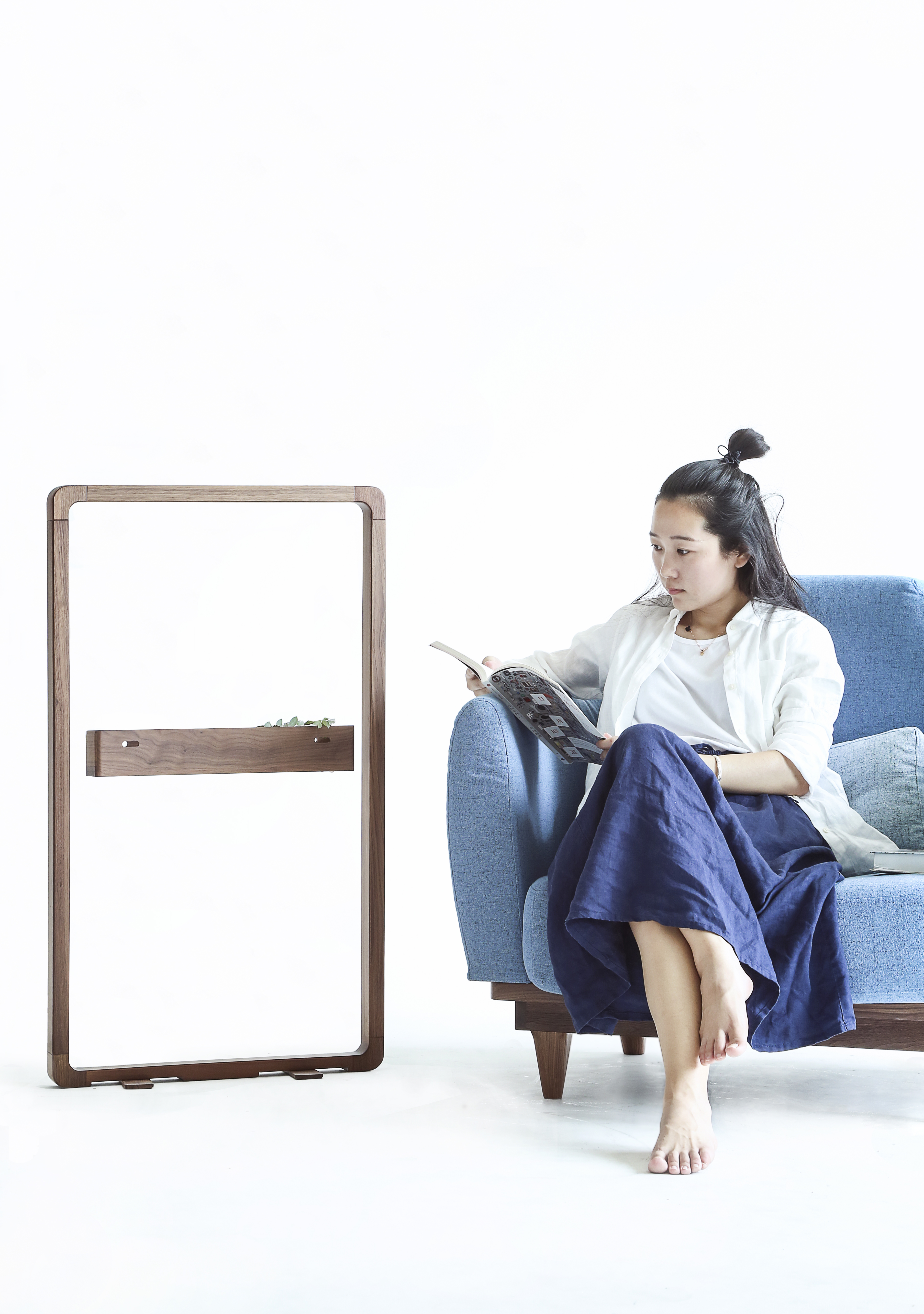 Furniture designer Ren Mengying，