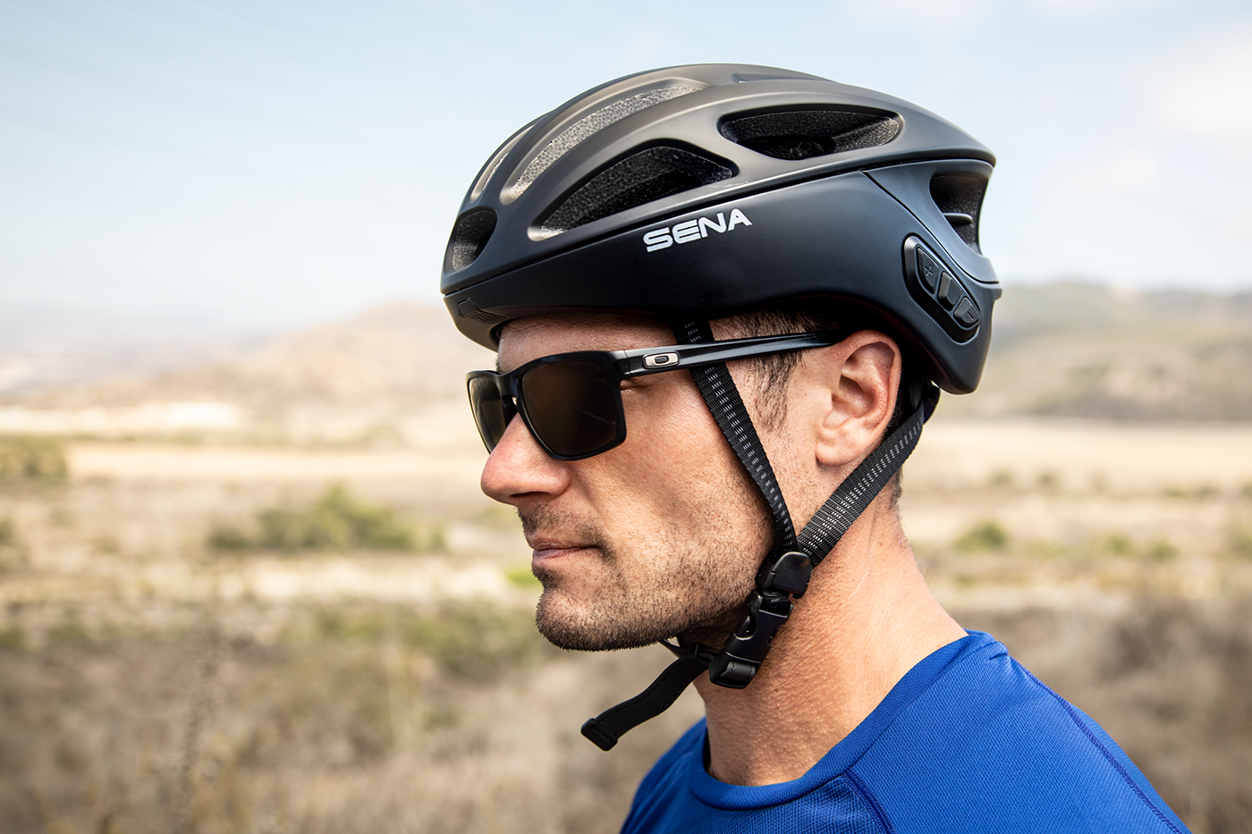 YEAR，Seokmoon Woo，outdoors，safety hat，R1，