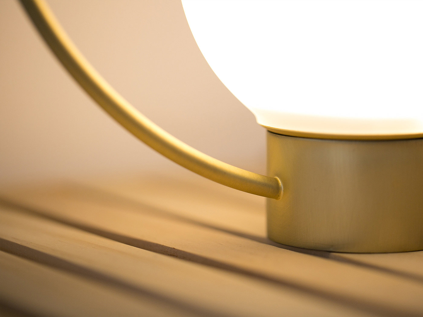 MIDNIGHT，lamps and lanterns，wireless，charge，Metal，