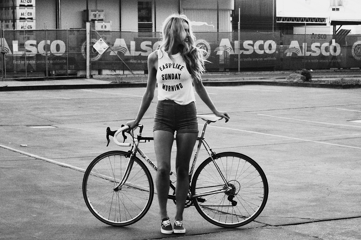 自行车，美女，