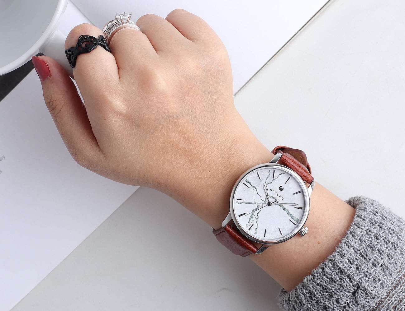 ornaments，Wristwatch，time，surface，Aiverc Modern Luxury，Aiverc，