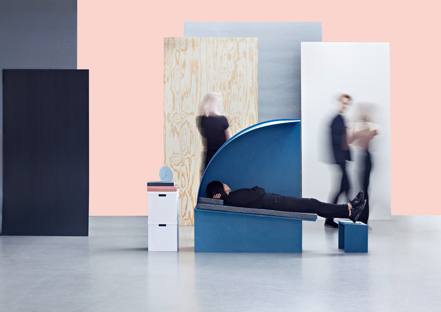 desk，Lamp design，Advanced grey，Young fashion，Interesting words，hommization，office equipment ，Office design，