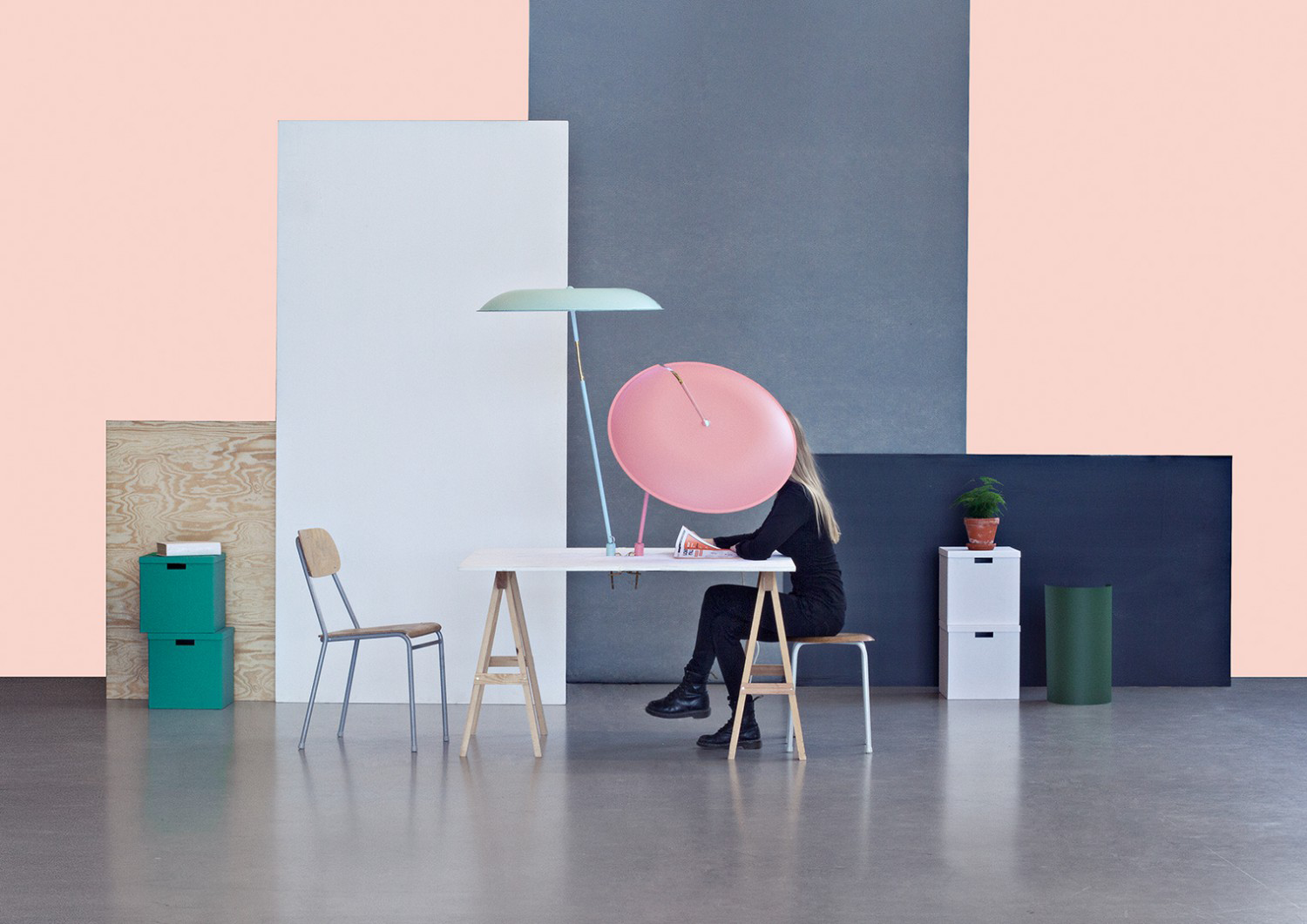 desk，Lamp design，Advanced grey，Young fashion，Interesting words，hommization，office equipment ，Office design，