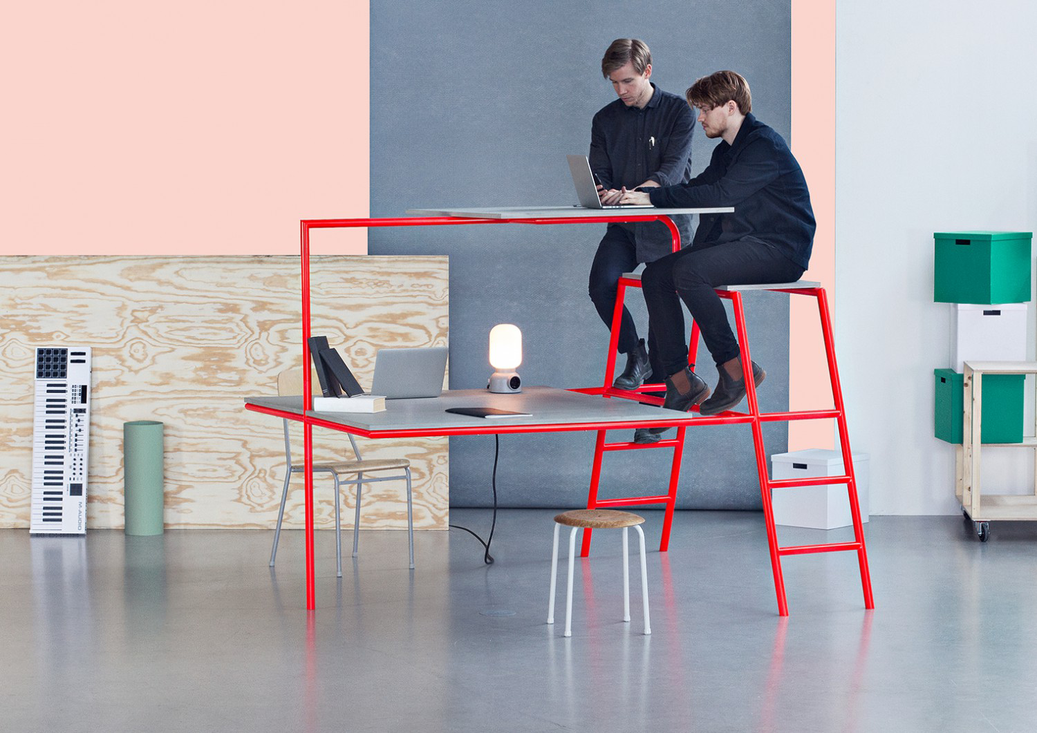 desk，Lamp design，Advanced grey，Young fashion，Interesting words，hommization，office equipment ，Office design，