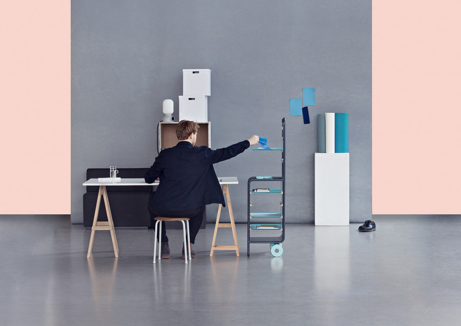 desk，Lamp design，Advanced grey，Young fashion，Interesting words，hommization，office equipment ，Office design，