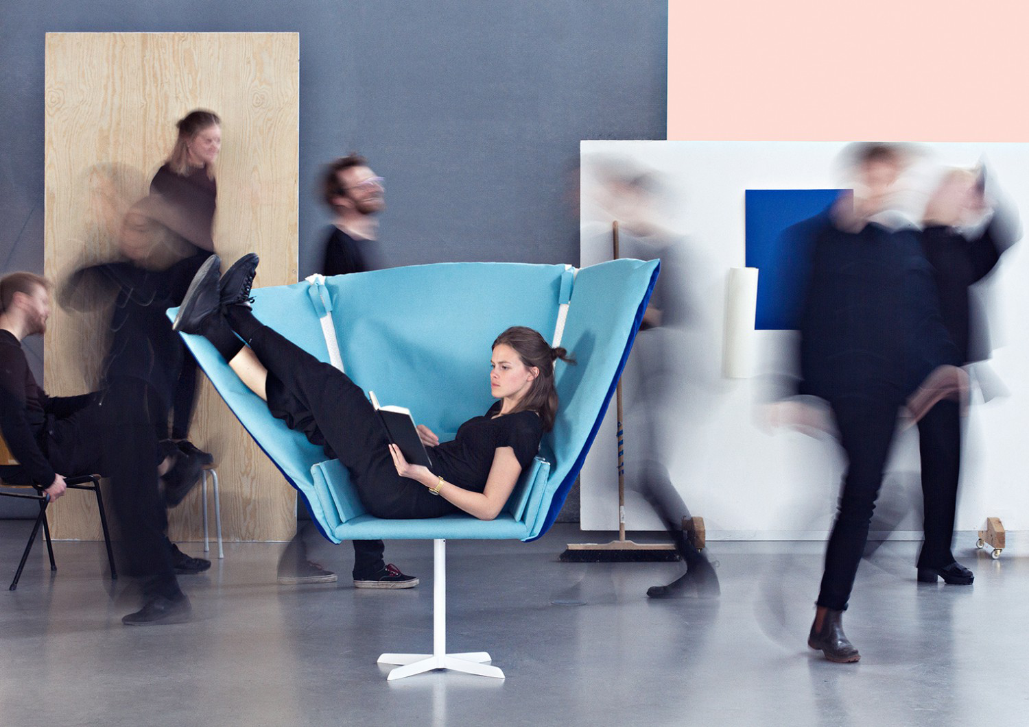 desk，Lamp design，Advanced grey，Young fashion，Interesting words，hommization，office equipment ，Office design，