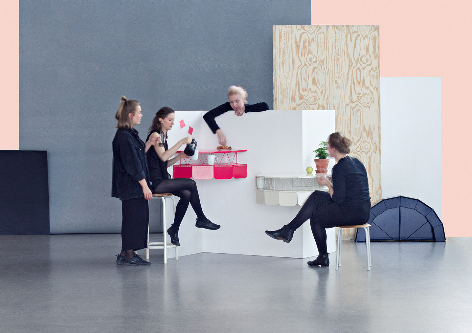 desk，Lamp design，Advanced grey，Young fashion，Interesting words，hommization，office equipment ，Office design，