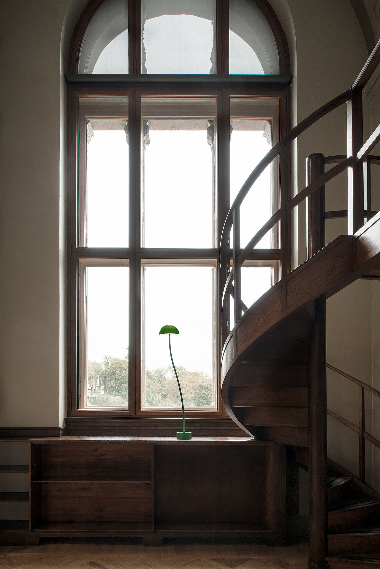 Curve for Zero，Desk lamp，lighting，Botany，Front，