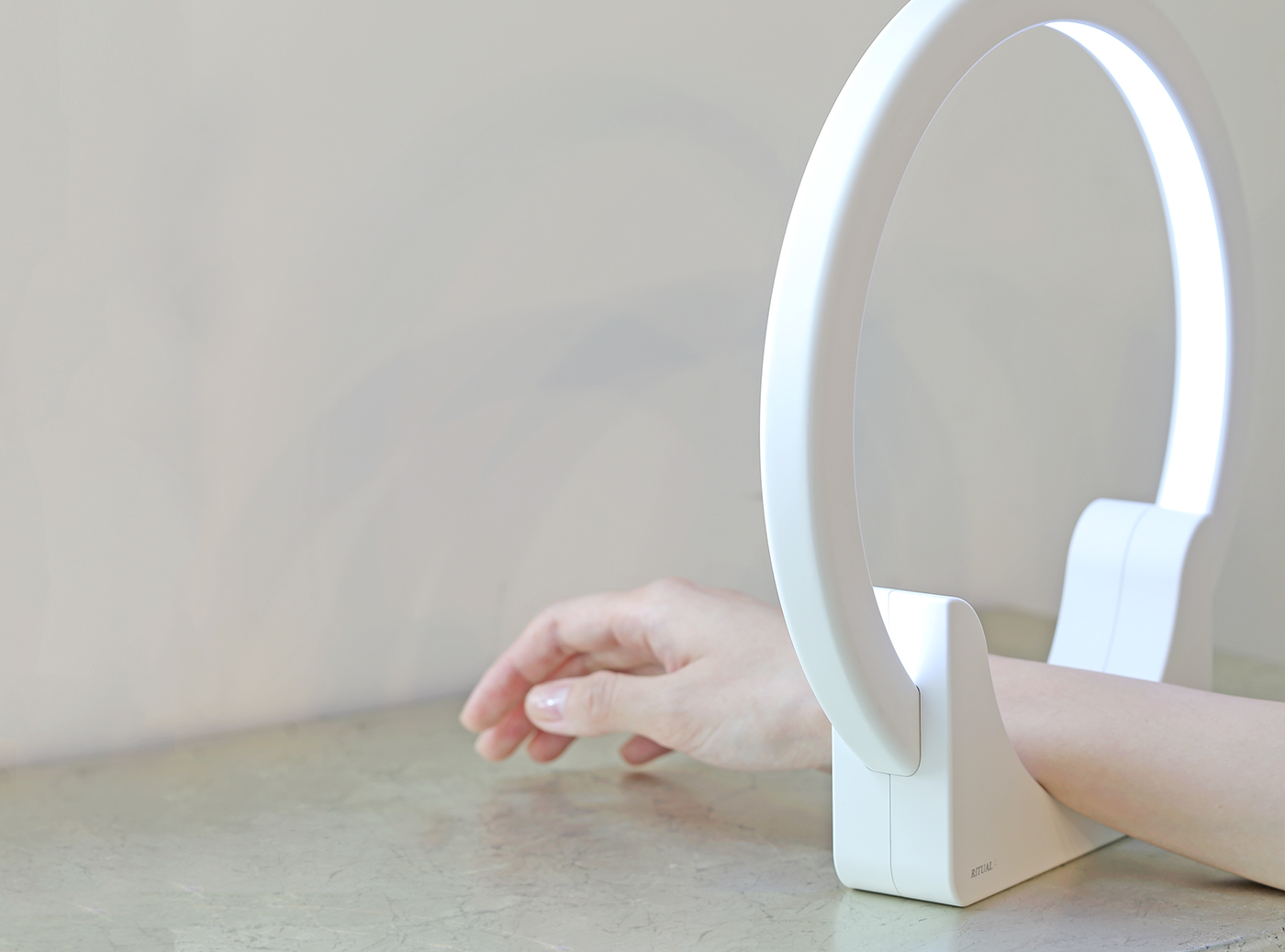 Desk lamp，lighting，white，RITUAL，X - FACTOR，