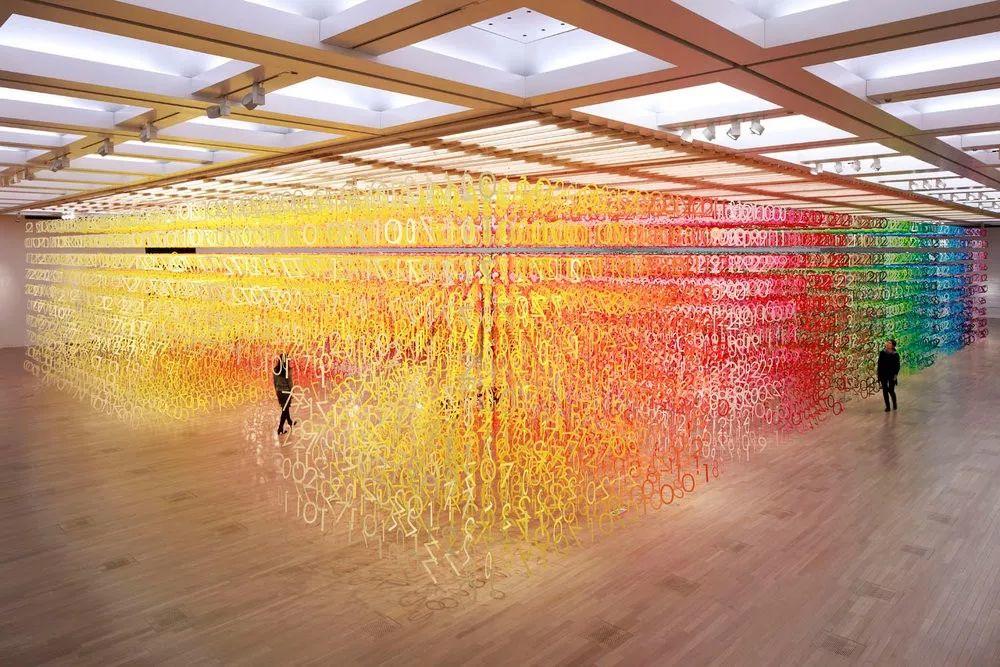 Emmanuel Morrow，viewer，color，space，Christmas forest，