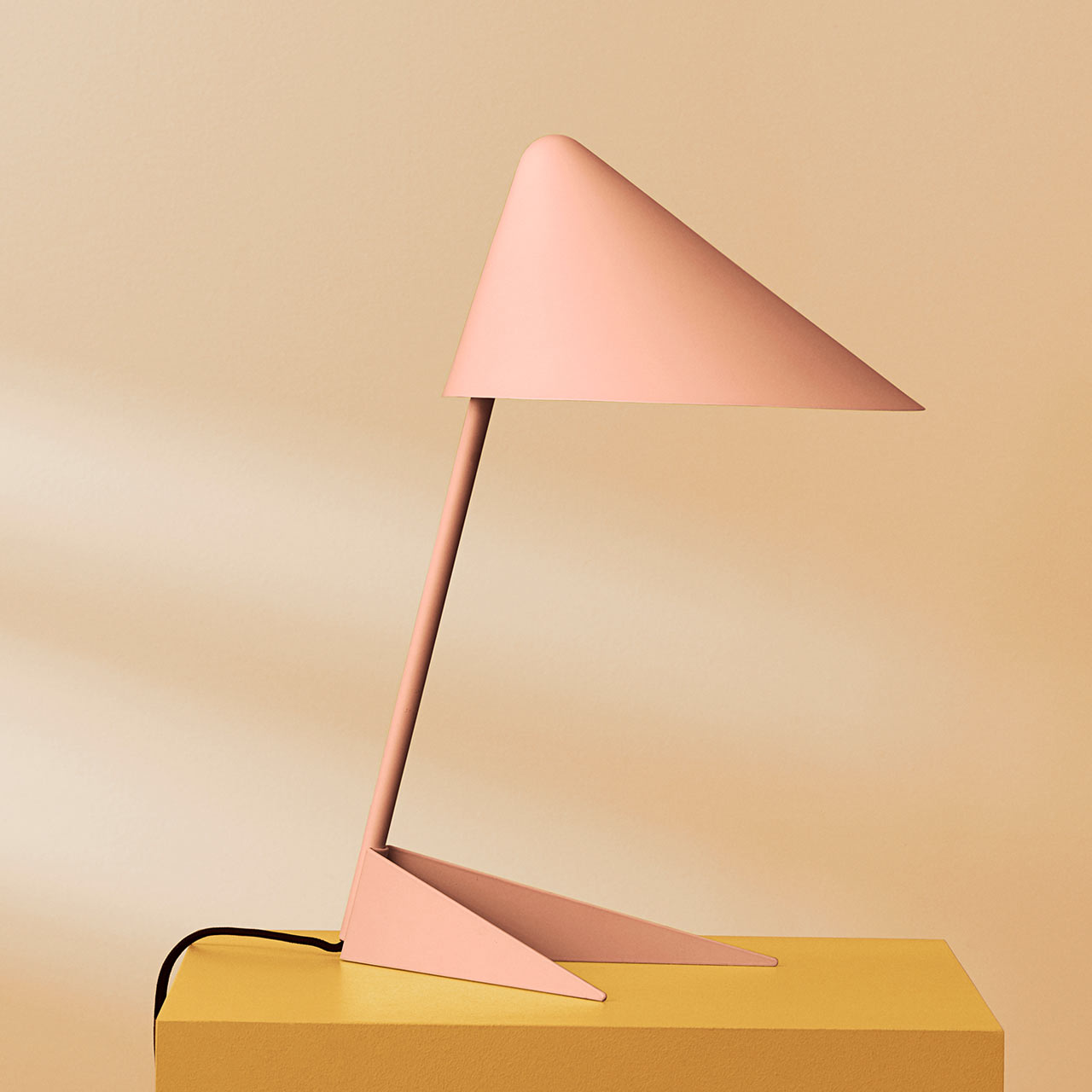 lighting，Desk lamp，Ambience，