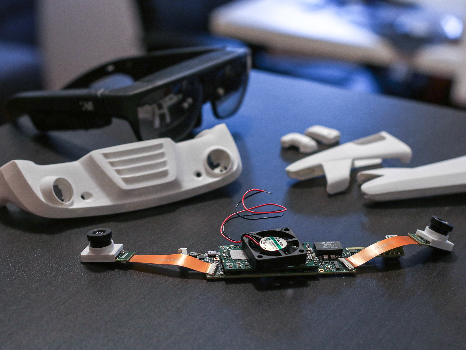 flight，Glass，Intelligent products，