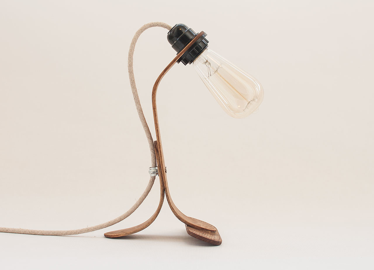 Rafael Fernandez，Desk lamp，lighting，Chestnut wood，Simplicity，