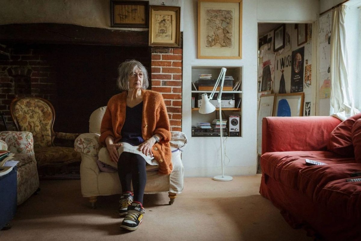 Rose Wylie，painting，britain，dad shoes，OBE Medal，