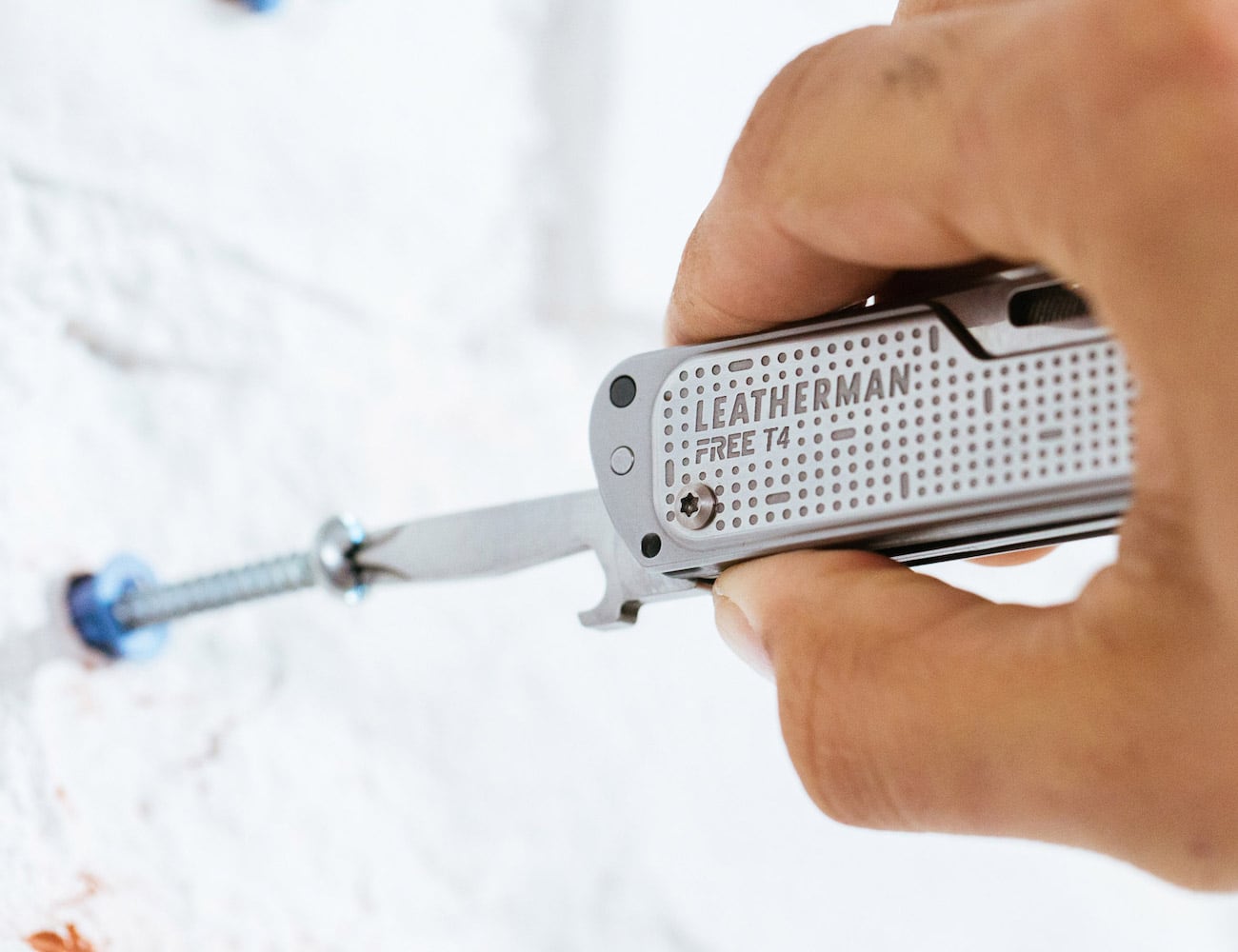 single-handedly，magnetic，Leatherman FREE，