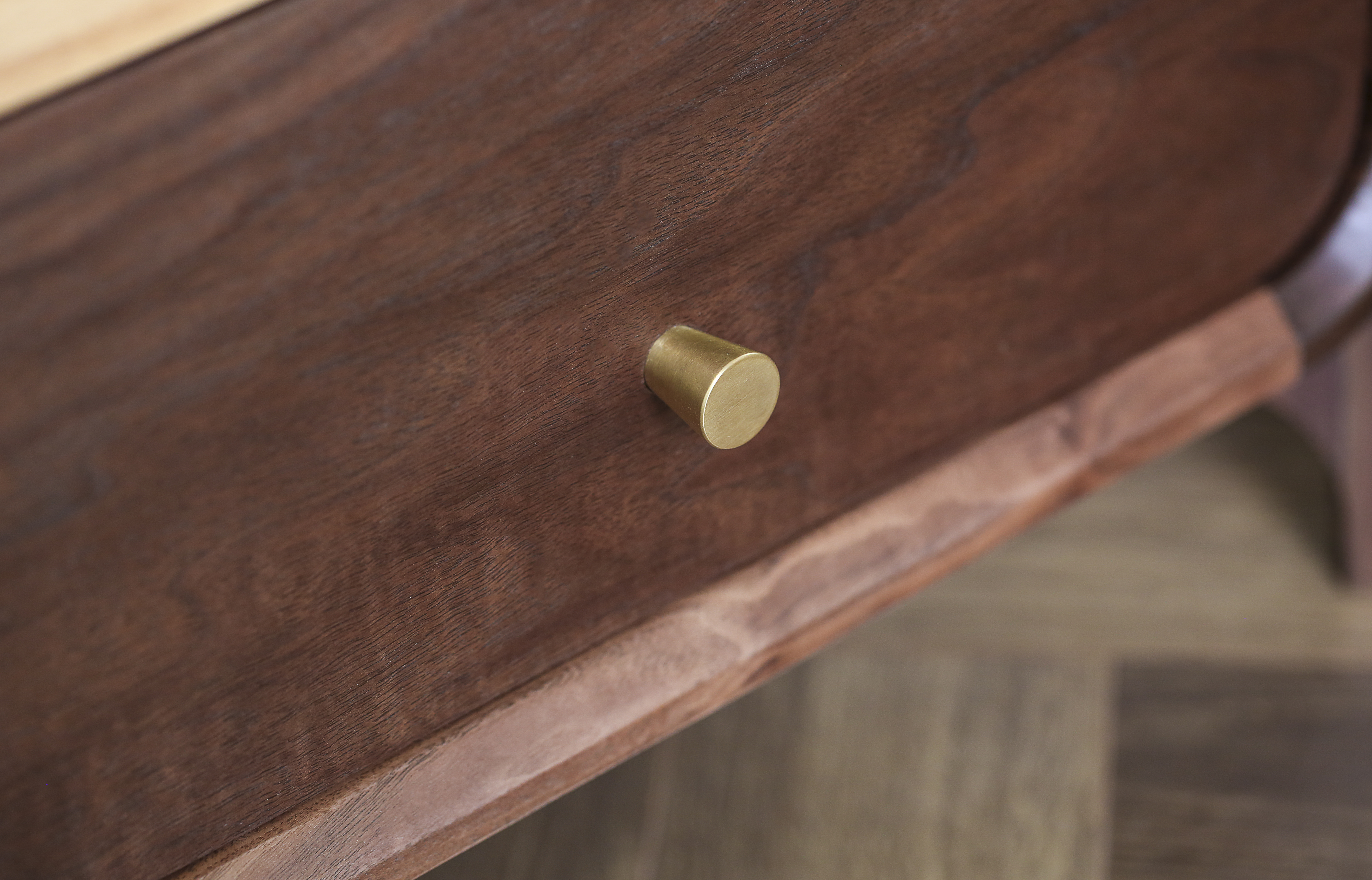 Furniture designer Ren Mengying，