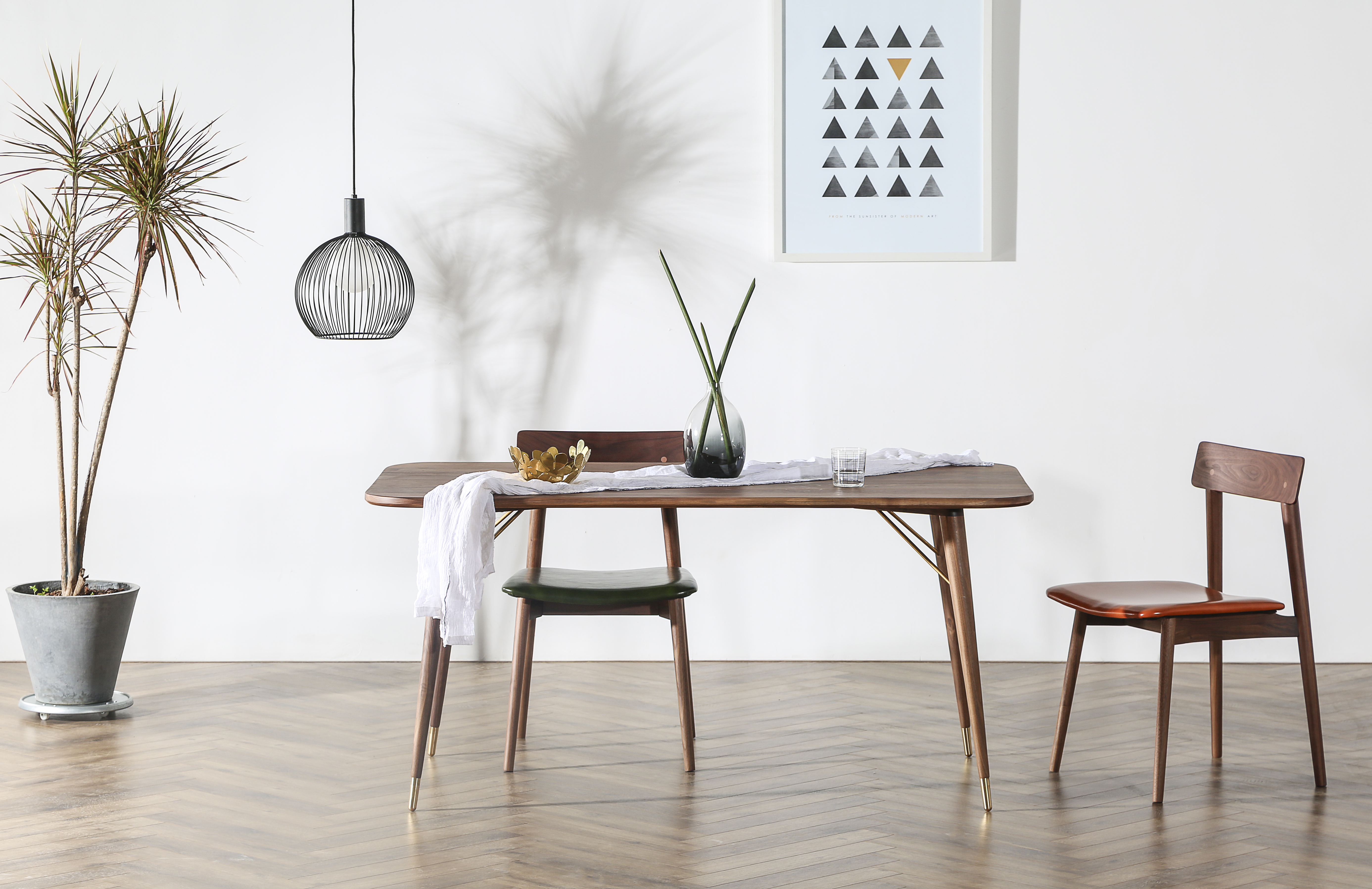 Furniture designer Ren Mengying，