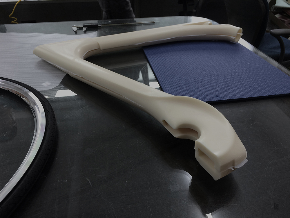 sb，Bicycle，Bicycle on shoulder，motion，vehicle，