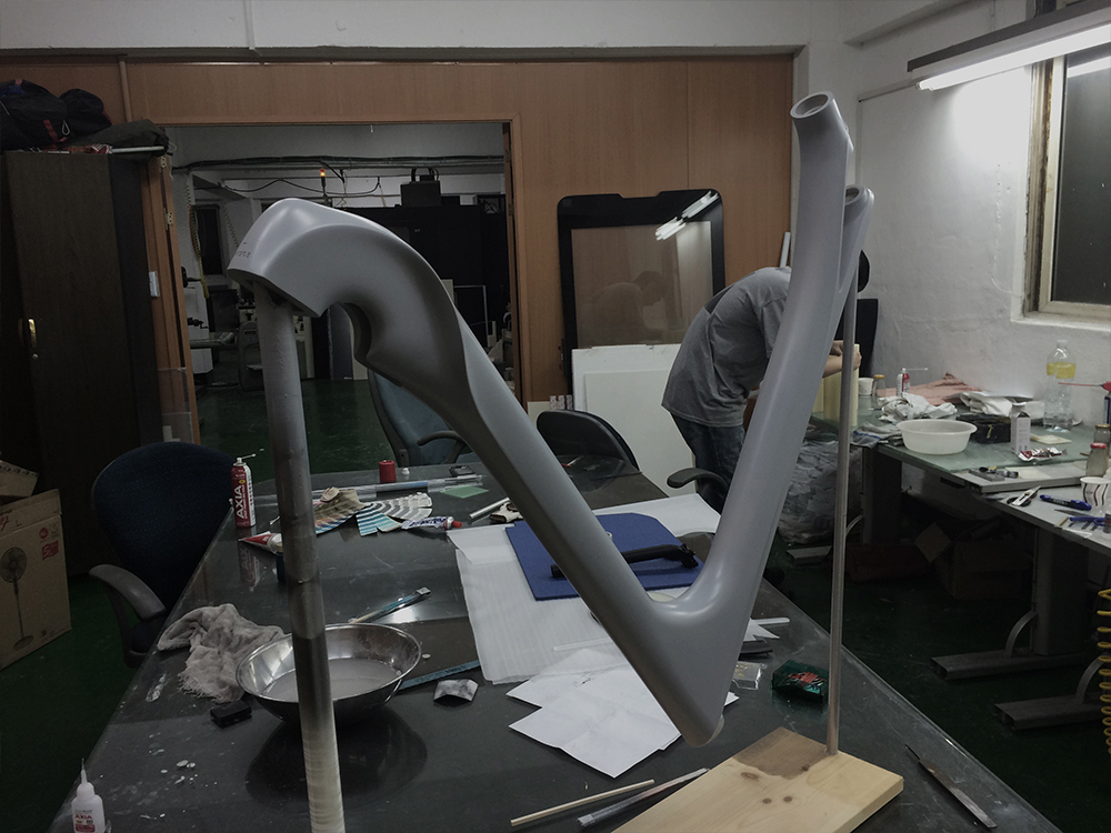 sb，Bicycle，Bicycle on shoulder，motion，vehicle，