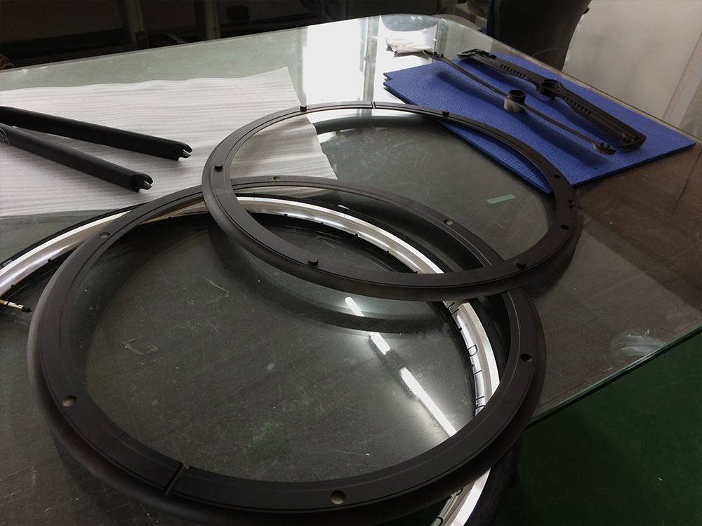 sb，Bicycle，Bicycle on shoulder，motion，vehicle，