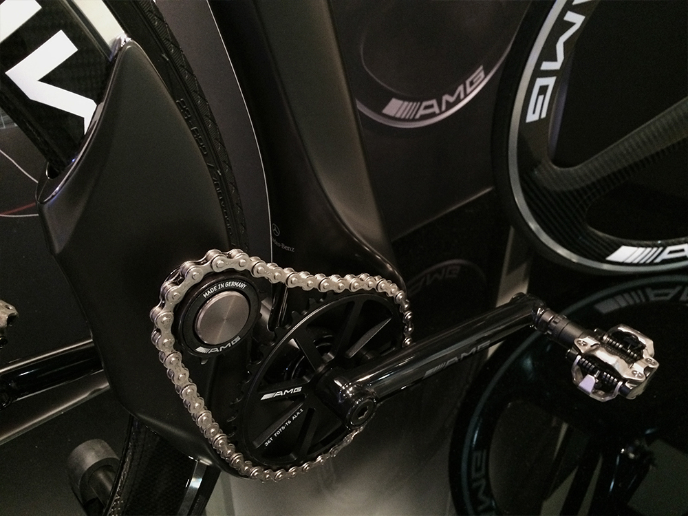 sb，Bicycle，Bicycle on shoulder，motion，vehicle，