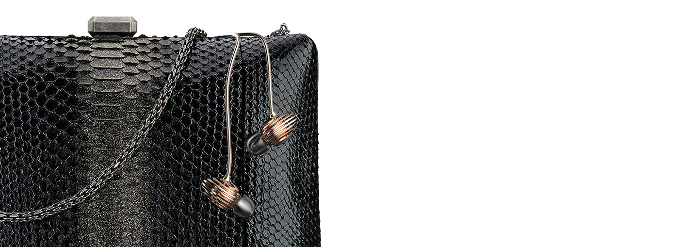 delicate，luxurious，Metal carving，Unique shape，