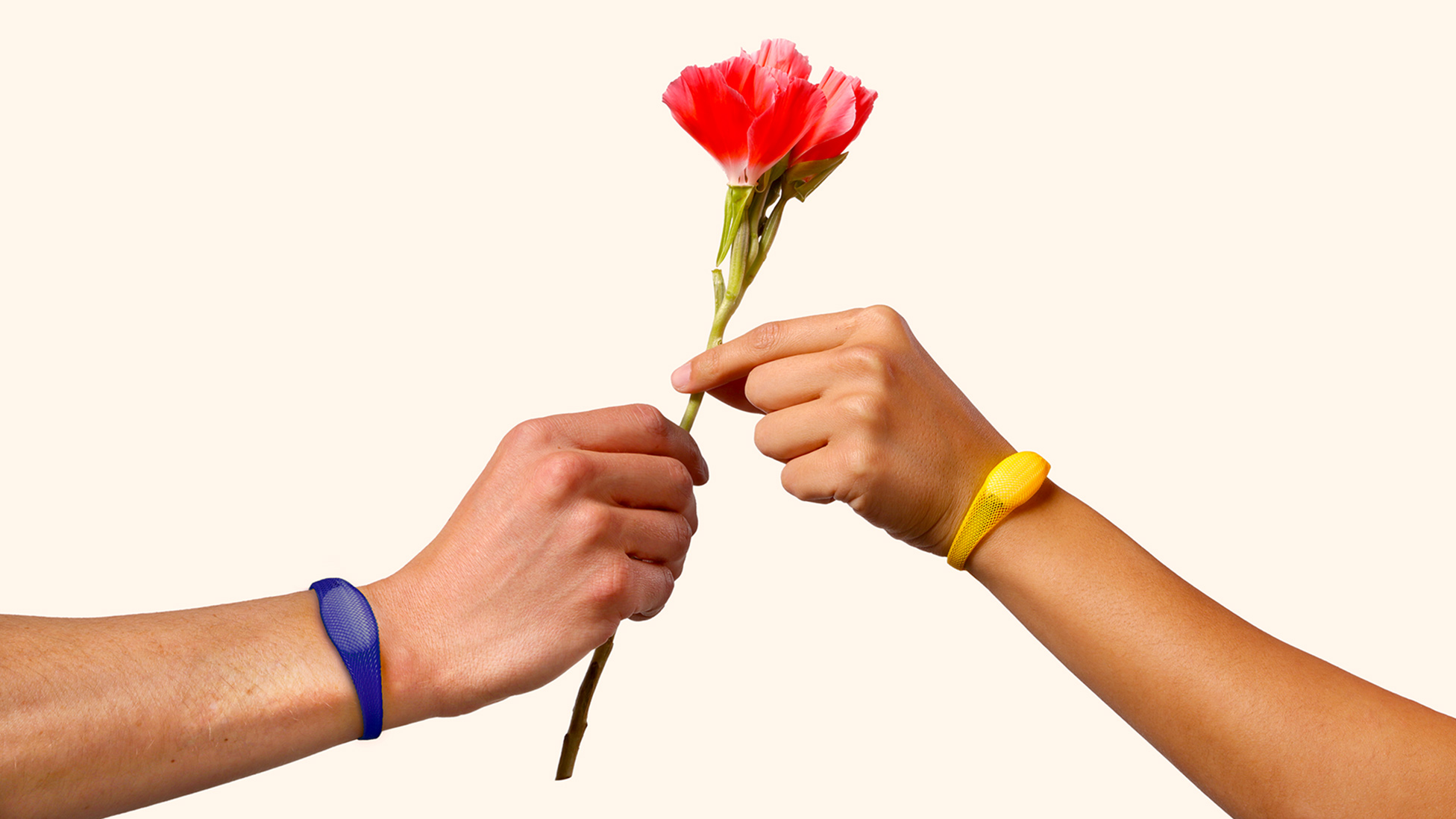 product design，intelligence，Bracelet，Buzz，