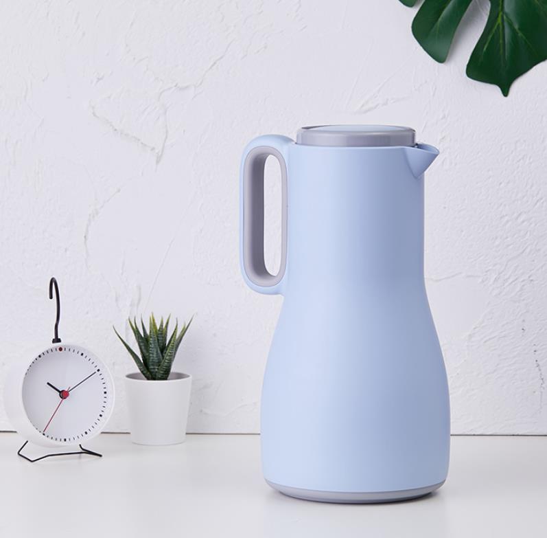 Light up life with warmth，