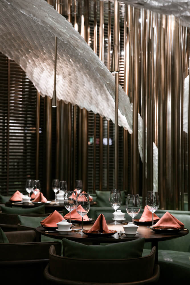 Lighting application，Song dynasty，Glass，traditional culture，Feather，Bionics Design ，restaurant，