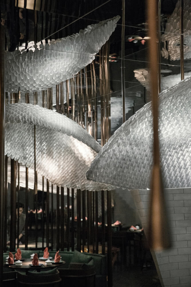 Lighting application，Song dynasty，Glass，traditional culture，Feather，Bionics Design ，restaurant，